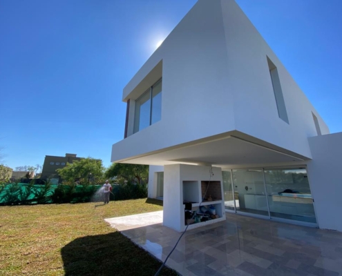 6b37c118-9800-46f6-8325-b27e6c469eee